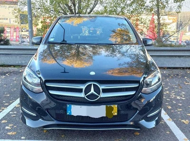 Usado 2017 Mercedes B180 Urban Monovolume | € 12.499 (Super Preço) - Imagem 1/4