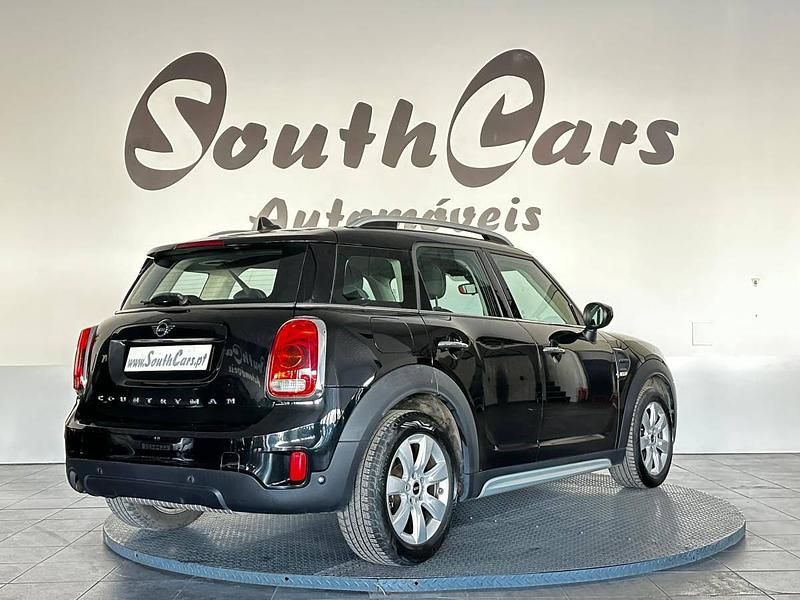 Usado Mini Countryman 102 HP (75 kW) 2020 Preto SUV