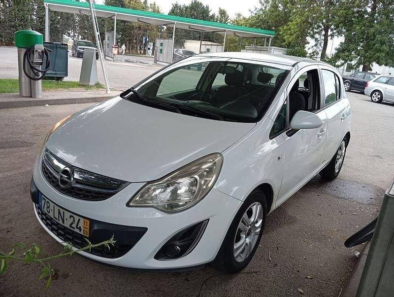 Usado 2011 Opel Corsa Elegance Sedan | € 3.690 (Bom preço) - Imagem 1/4