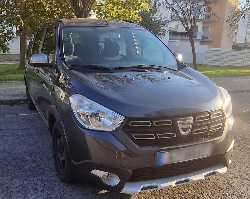 Usado 2018 Dacia Lodgy Stepway Monovolume | € 6.800 (Super Preço) - Imagem 1/4