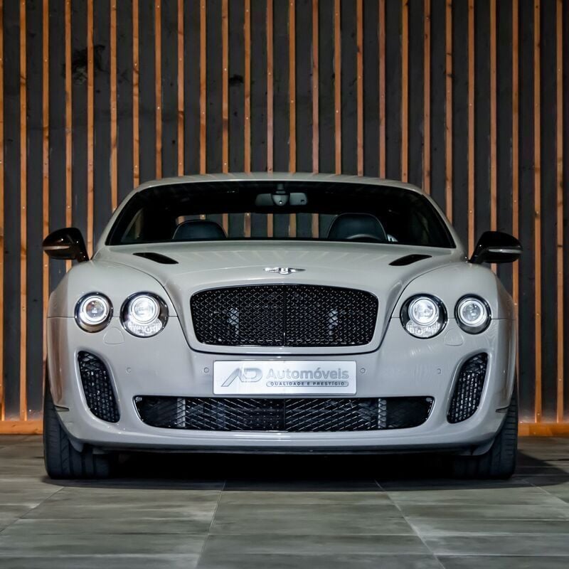 Cinza Usado 2010 Bentley Continental GT Coupé | € 135.900 - Imagem 1/4