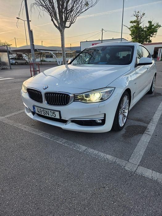 Usado 2013 BMW 318 Gran Turismo Luxury Line Sedan | € 18.500 - Imagem 1/4