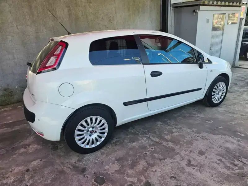 Usado Fiat Punto 95 HP (69 kW) 2011 Branco Citadino