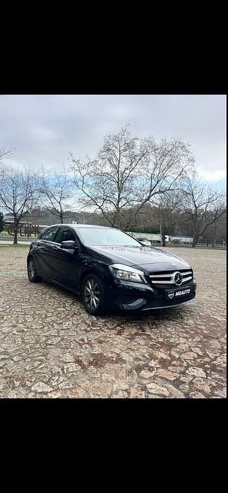 Usado Mercedes A160 Style 90 HP (66 kW) 2014 Sedan