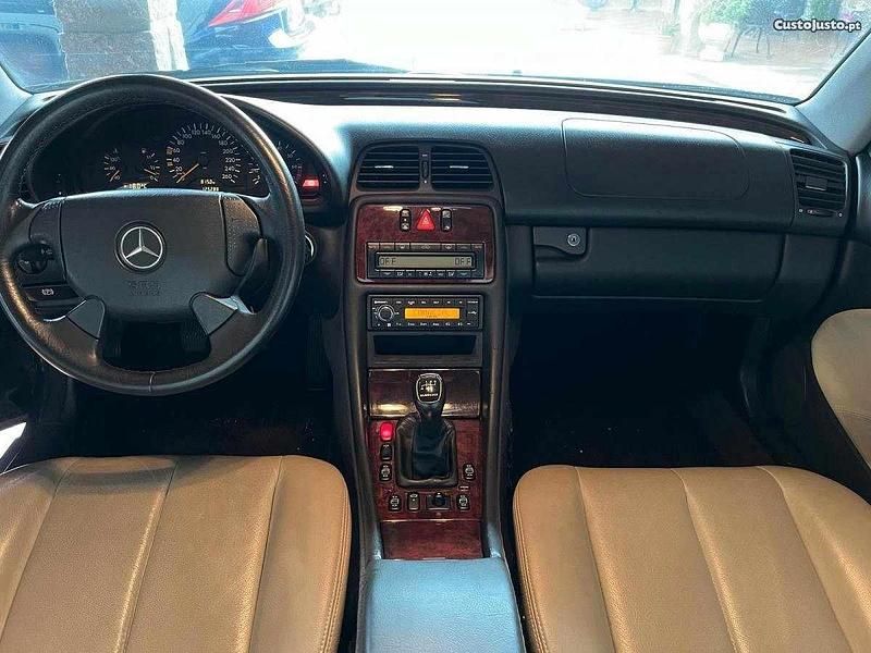 Usado Mercedes CLK230 193 HP (141 kW) 1999 Azul Cabrios