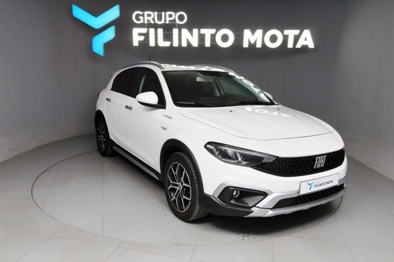 Branco Usado 2024 Fiat Tipo Cross Sedan | € 18.490 (Preço justo) - Imagem 1/1