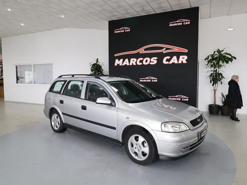 Usado Opel Astra Club 75 HP (55 kW) 2001 Cinzento Carrinha