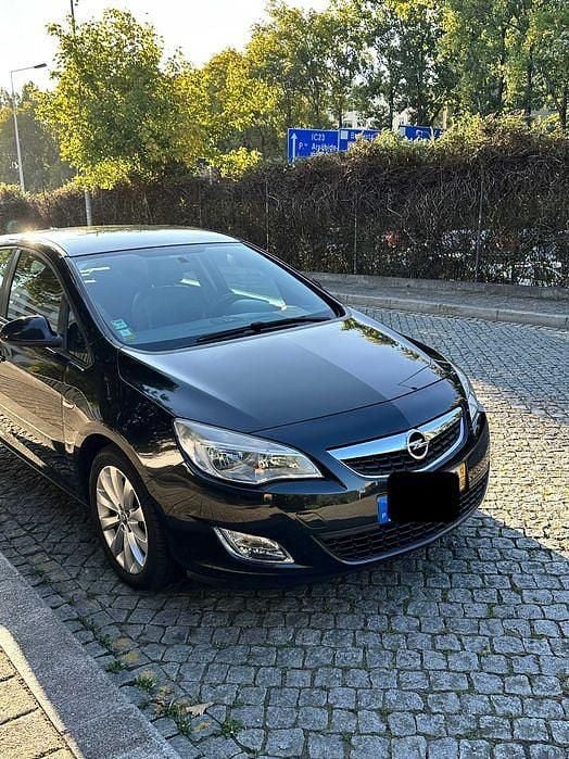 Usado 2012 Opel Astra Sedan | € 5.750 (Bom preço) - Imagem 1/4