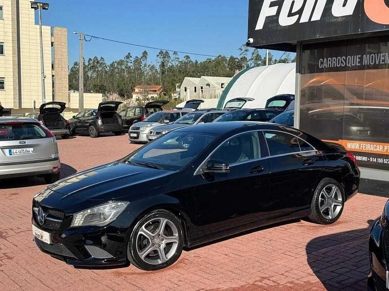 Usado Mercedes CLA180 109 HP (80 kW) 2015 Preto Sedan