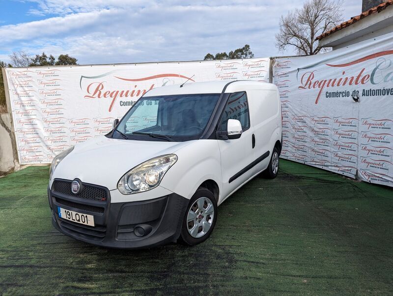 Branco Usado 2011 Fiat Doblò Monovolume | € 6.500 (Preço elevado) - Imagem 1/4