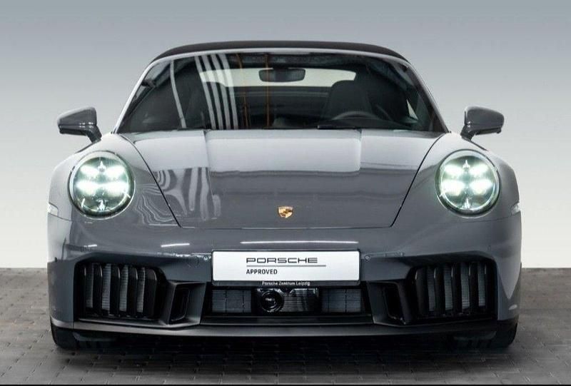 Cinzento Usado 2025 Porsche 992 | € 249.500 - Imagem 1/4