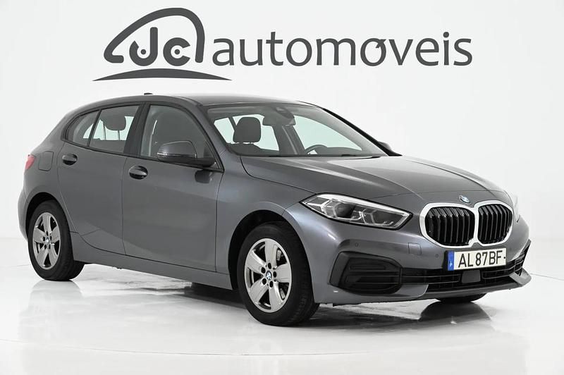 Cinzento Usado 2021 BMW 118 Citadino | € 21.500 (Bom preço) - Imagem 1/4