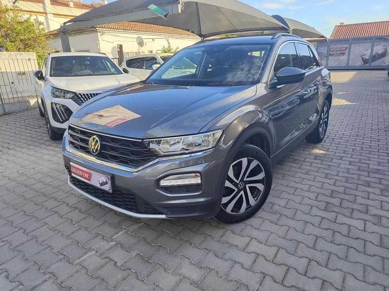 Usado VW T-Roc Active 110 HP (80 kW) 2021 Cinza escuro SUV