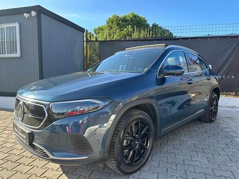 Azul Usado 2023 Mercedes EQA250 SUV | € 35.000 (Bom preço) - Imagem 1/4
