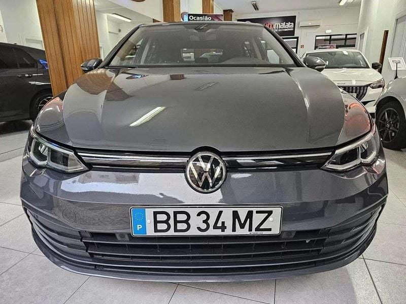 Usado VW Golf VIII Sportline 110 HP (80 kW) 2023 Cinzento Citadino