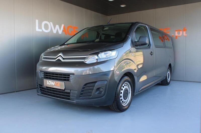 Cinzento Usado 2019 Citroën Jumpy Monovolume | € 26.900 - Imagem 1/4
