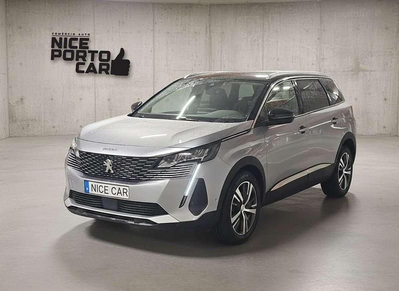 Cinzento Usado 2021 Peugeot 5008 SUV | € 22.990 (Preço justo) - Imagem 1/4