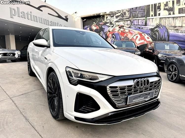 Branco Usado 2024 Audi Q8 e-tron S-Line SUV | € 59.950 (Preço justo) - Imagem 1/1