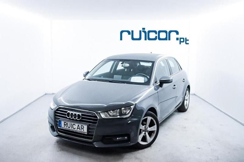 Usado Audi A1 Sportback 90 HP (66 kW) 2015 Cinzento Citadino