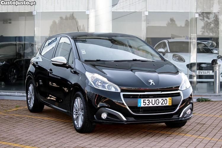 Preto Usado 2018 Peugeot 208 Style Citadino | € 10.950 (Preço justo) - Imagem 1/1