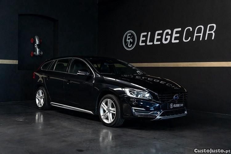 Preto Usado 2013 Volvo V60 Summum Carrinha | € 13.450 - Imagem 1/1