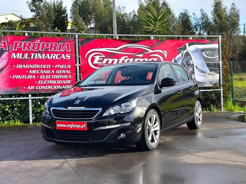 Usado Peugeot 308 Access 120 HP (88 kW) 2015 Preto