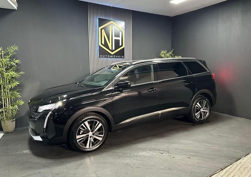 Usado Peugeot 5008 Allure 136 HP (100 kW) 2024 Preto SUV
