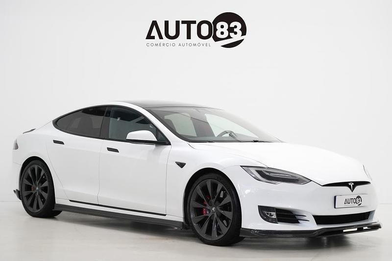 Branco Usado 2019 Tesla Model S Sedan | € 38.990 - Imagem 1/4