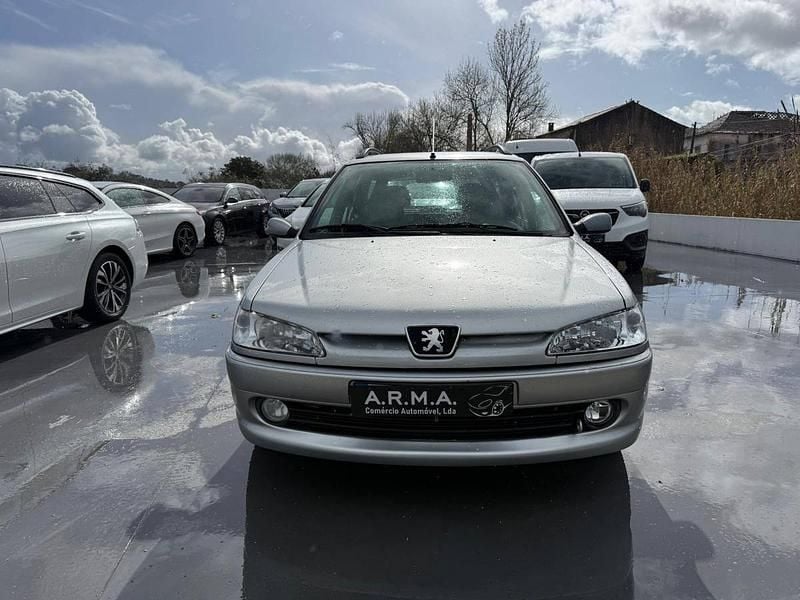 Usado Peugeot 306 90 HP (66 kW) 2001 Cinza Carrinha