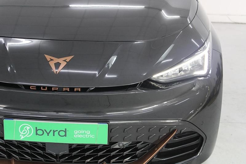 Usado Cupra Born 150 kW (204 HP) 2022 Cinzento Citadino