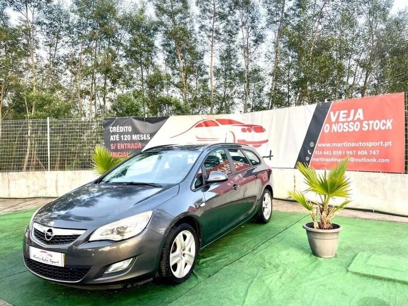 Cinzento Usado 2011 Opel Astra Carrinha | € 7.990 (Caro) - Imagem 1/4