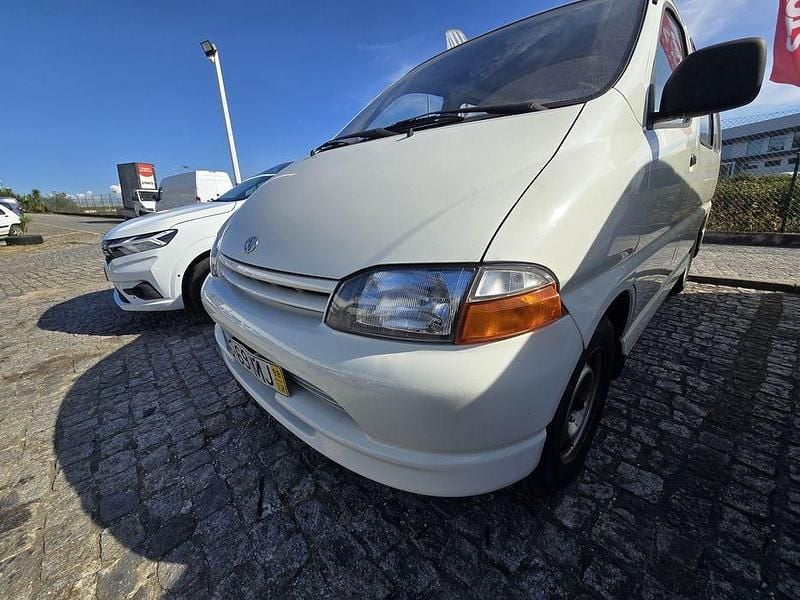 Usado 1998 Toyota HiAce Sedan | € 8.500 - Imagem 1/4