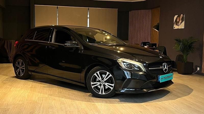 Preto Usado 2017 Mercedes A180 Urban | € 12.990 (Super Preço) - Imagem 1/4