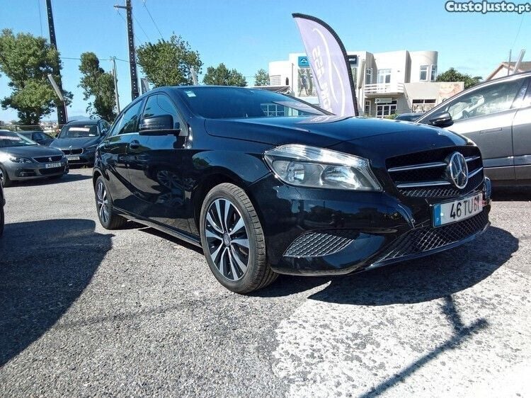 Preto Usado 2013 Mercedes A180 Style Citadino | € 13.900 (Preço justo) - Imagem 1/1