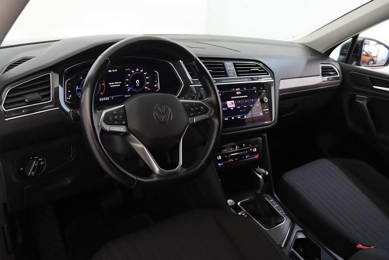 Usado VW Tiguan Allspace 150 HP (110 kW) 2023 Cinzento SUV