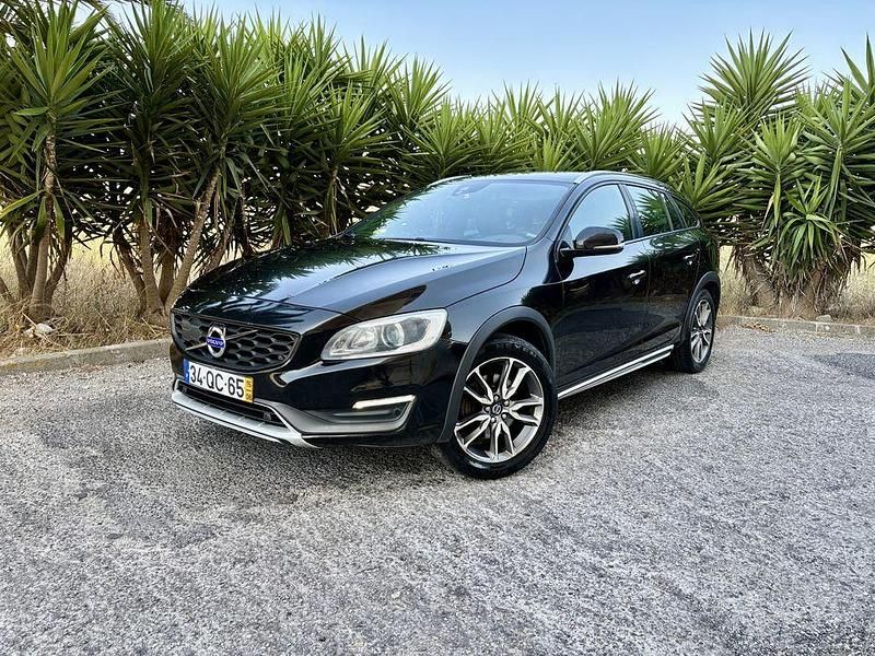 Usado 2015 Volvo V60 CC Carrinha | € 9.250 - Imagem 1/4