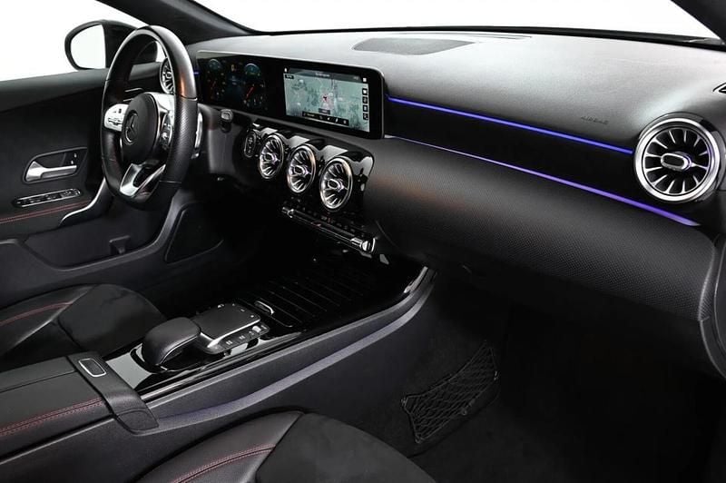 Usado Mercedes A180 116 HP (85 kW) 2020 Cinzento