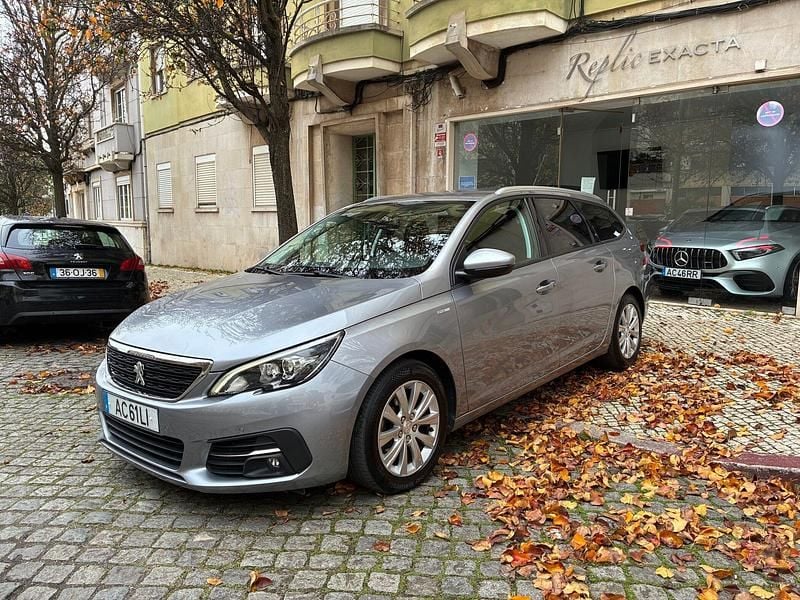 Cinza Usado 2020 Peugeot 308 Style Carrinha | € 11.950 (Bom preço) - Imagem 1/4