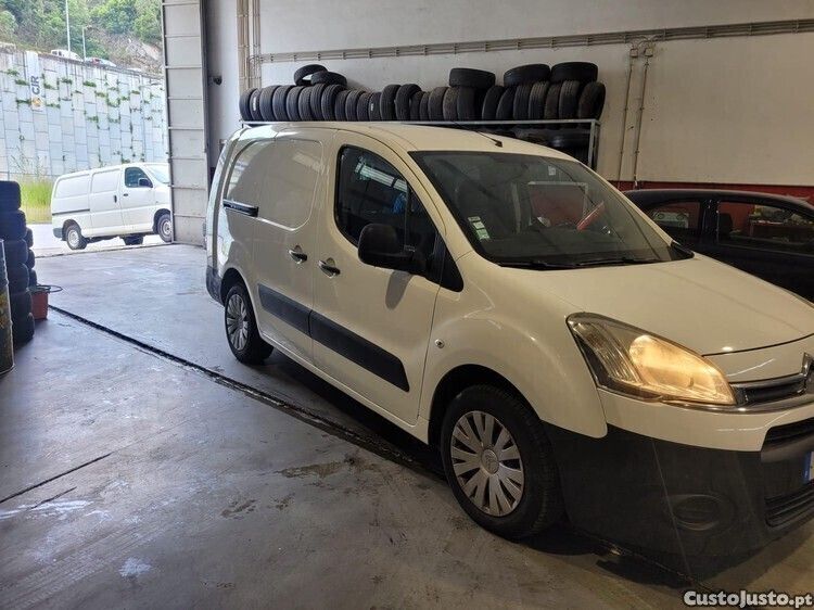 Branco Usado 2012 Citroën Berlingo Monovolume | € 7.500 - Imagem 1/1