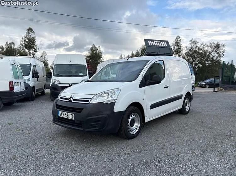 Branco Usado 2017 Citroën Berlingo Monovolume | € 10.500 (Preço justo) - Imagem 1/1