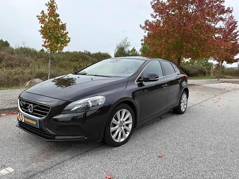 Preto Usado 2012 Volvo V40 Citadino | € 11.950 (Preço justo) - Imagem 1/4