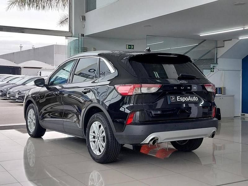 Usado Ford Kuga Titanium 120 HP (88 kW) 2021 Preto SUV