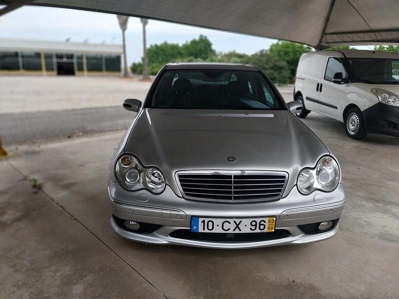 Cinza Usado 2003 Mercedes C30 AMG AMG Sedan | € 22.500 - Imagem 1/4