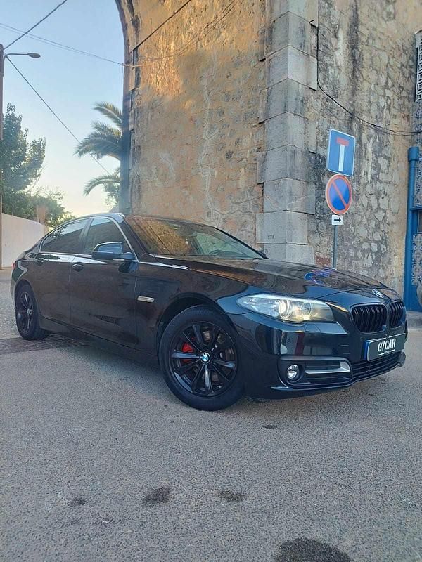 Preto Usado 2015 BMW 520 Sedan | € 24.499 (Caro) - Imagem 1/4