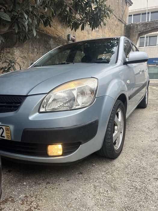 Usado 2006 Kia Rio Sedan | € 1.999 - Imagem 1/4