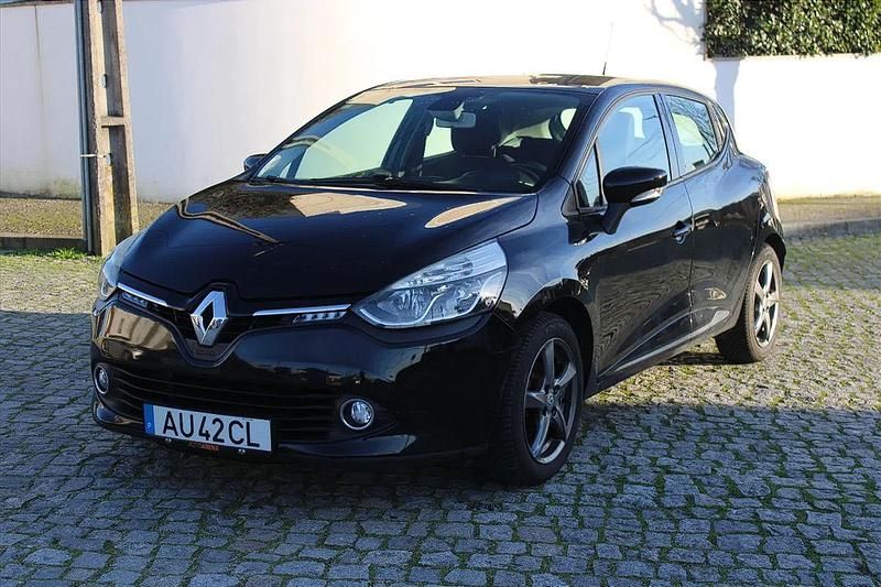 Preto Usado 2014 Renault Clio IV Citadino | € 7.970 (Bom preço) - Imagem 1/4