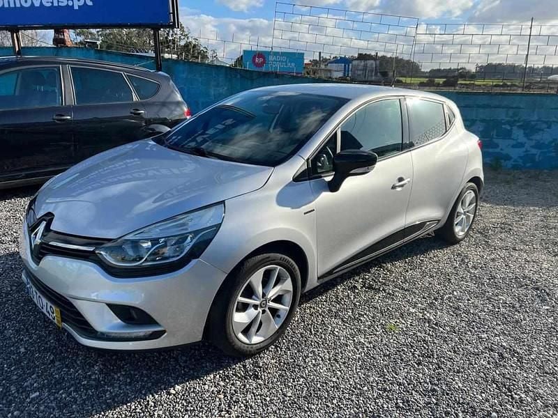 Cinzento Usado 2017 Renault Clio IV Citadino | € 8.990 (Bom preço) - Imagem 1/4