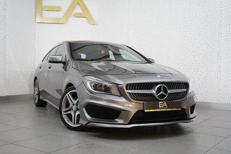 Cinza Usado 2015 Mercedes 220 AMG line Carrinha | € 18.980 - Imagem 1/4