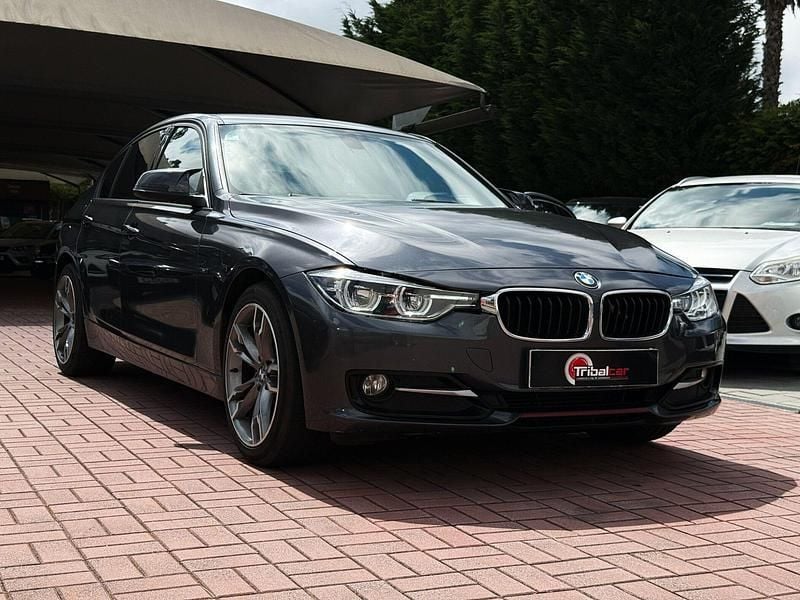 Cinza Usado 2013 BMW 318 Sport Line Sedan | € 10.500 (Caro) - Imagem 1/4