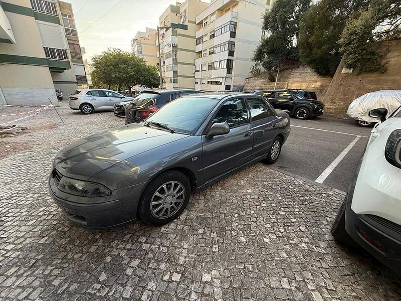 Usado 2004 Mitsubishi Carisma Sedan | € 2.000 - Imagem 1/4